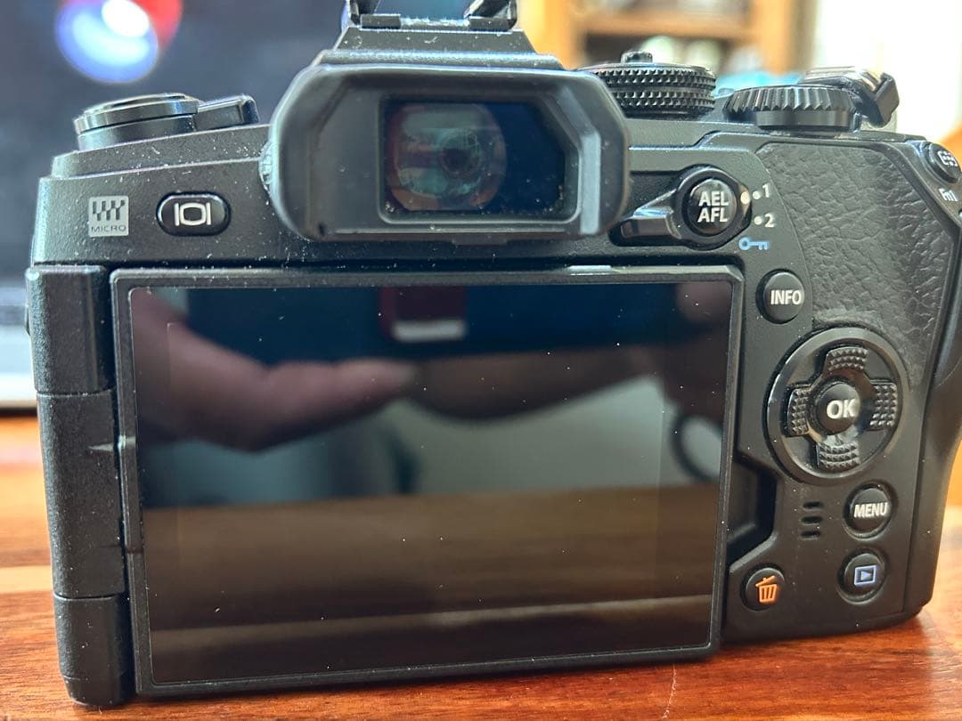 中古⭐︎OLYMPUS　ミラーレス一眼カメラ　OM -D E-M1 markII