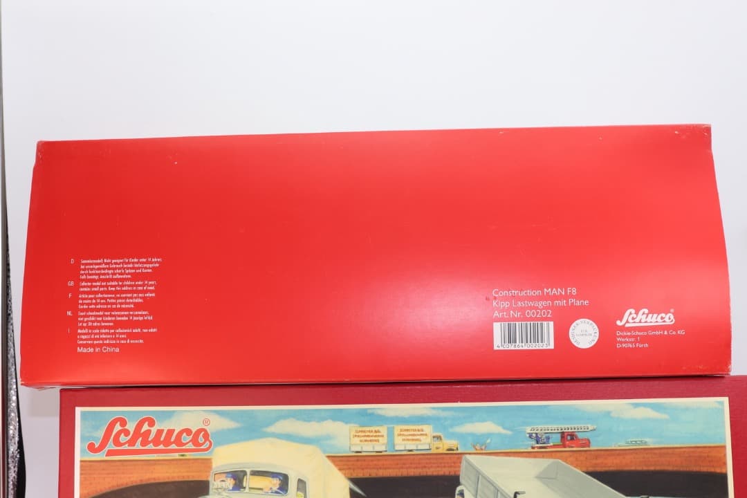 SCHUCO 2005 MAN F8 ホロ付きディーゼル・トラック 保管品