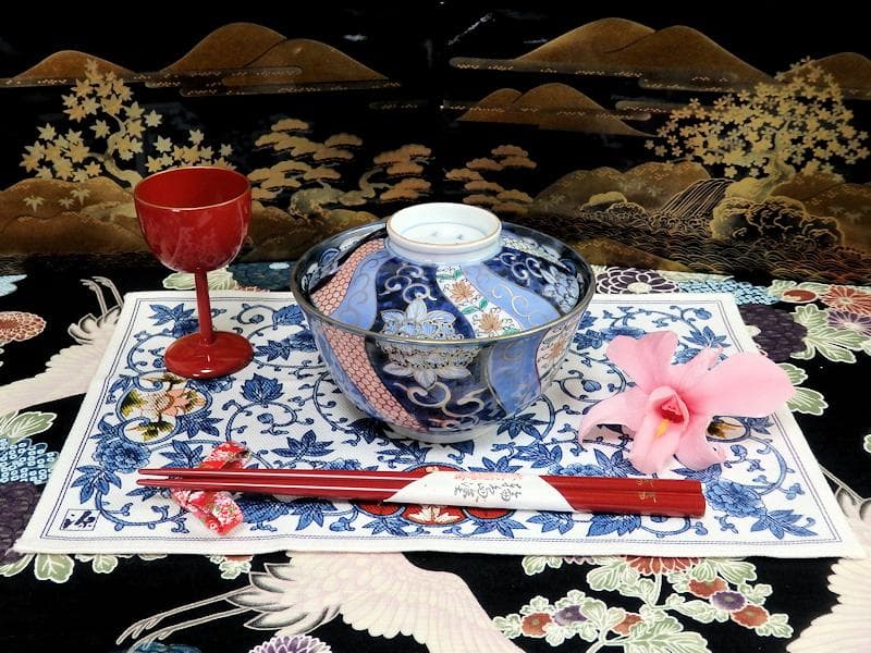 古伊万里　染錦　捻り紋　花の図　蓋茶碗　江戸期　E545AS-CIp 古伊万里 染錦 花鳥文 蓋茶碗 明治時代 D606 | iichi 日々の暮らしを