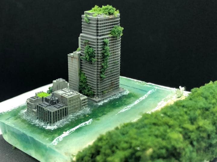 海岸に建つ廃墟ビル　ジオラマ
