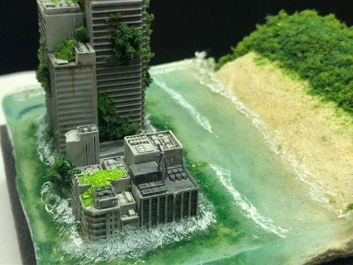 海岸に建つ廃墟ビル　ジオラマ