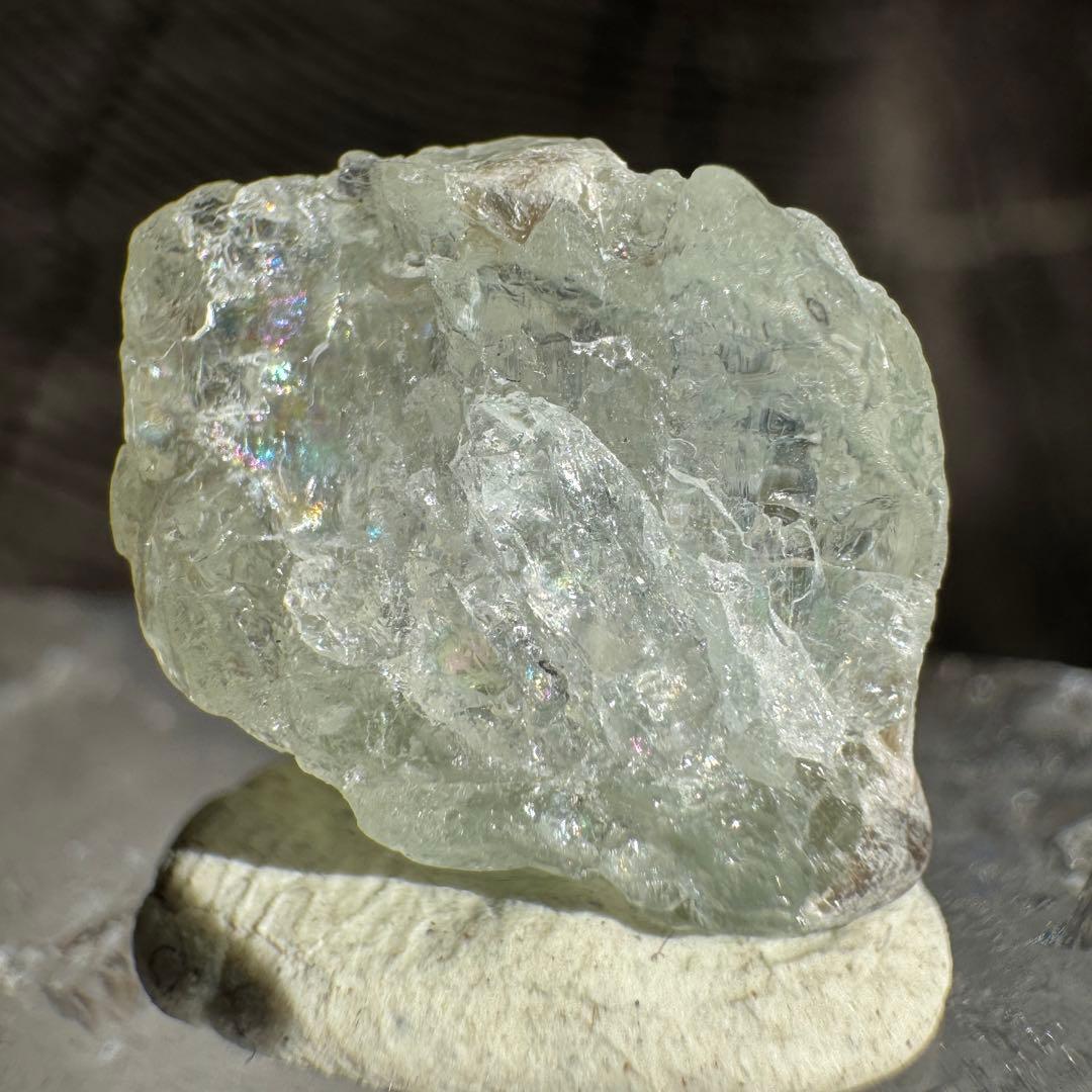 レインボー フェナカイト ロシア ウラル マリシェボ産 フェナサイト Amazon | フェナカイト ロシア ウラル マリシェボ産 フェナサイト 鉱物