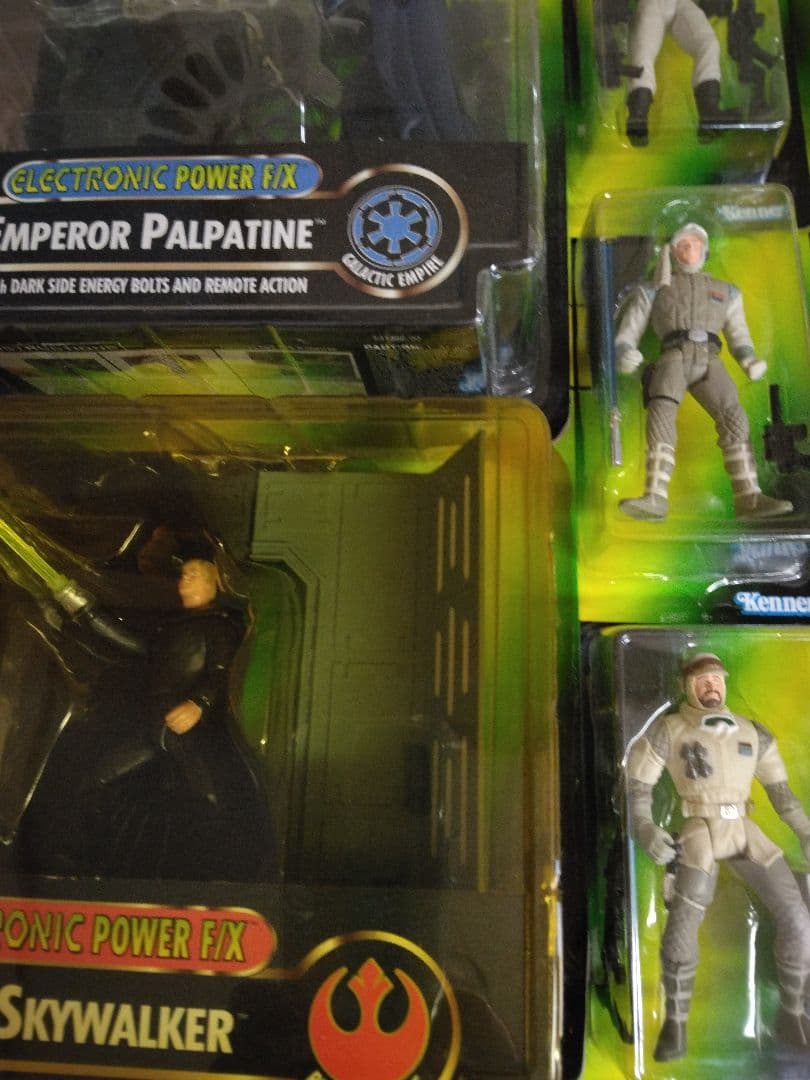 大量放出！　スターウォーズ　旧シリーズ　フィギュア26体セット　未開封品