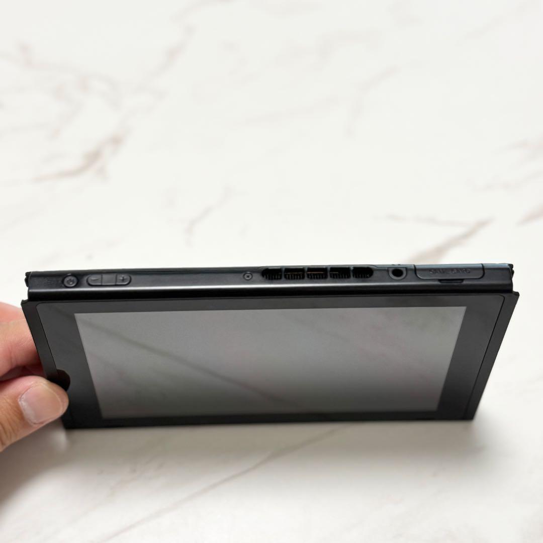 2017年度　Nintendo Switch ニンテンドー　スイッチ　本体のみ