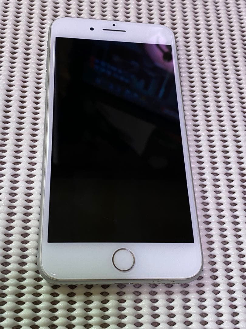 Apple iPhone 8 Plus シルバー SIMフリー　64GB