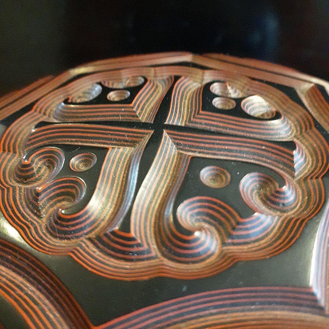 堆朱屈輪 菓子器