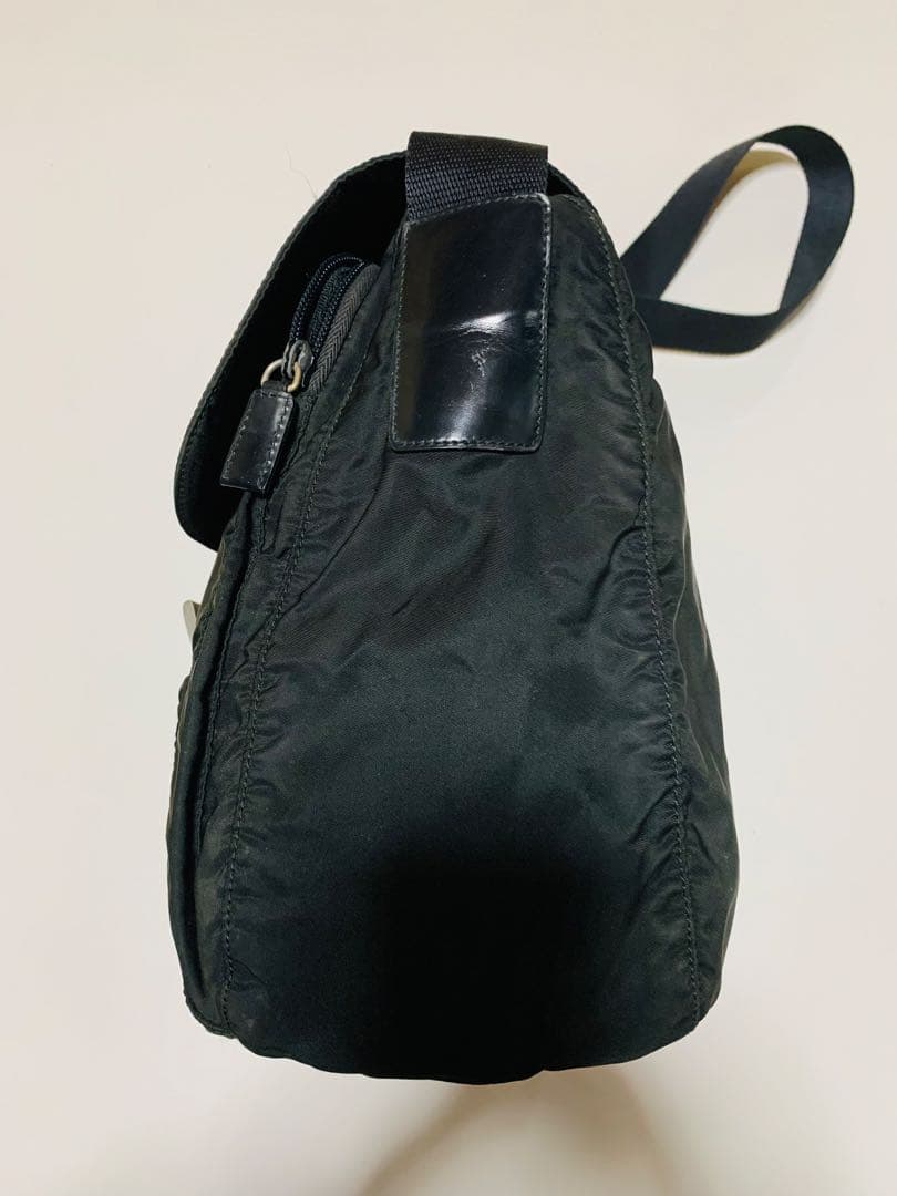 P*v様 PRADA　ショルダーバッグ　黒