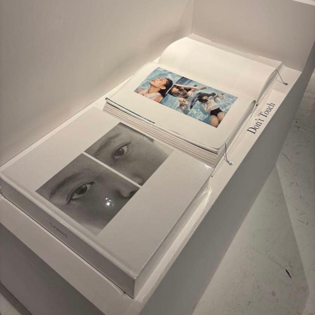 【新品未開封】JENNIE J2NNI5フォトブック シリアルナンバー しおり付