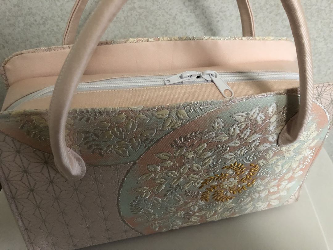 利休バッグ　刺繍入りピンク系和装用バッグ