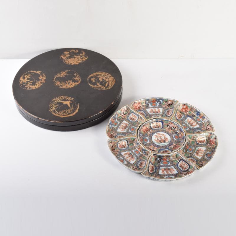 伊万里焼 古伊万里 錦手南蛮人黒船文 飾皿 漆塗箱付