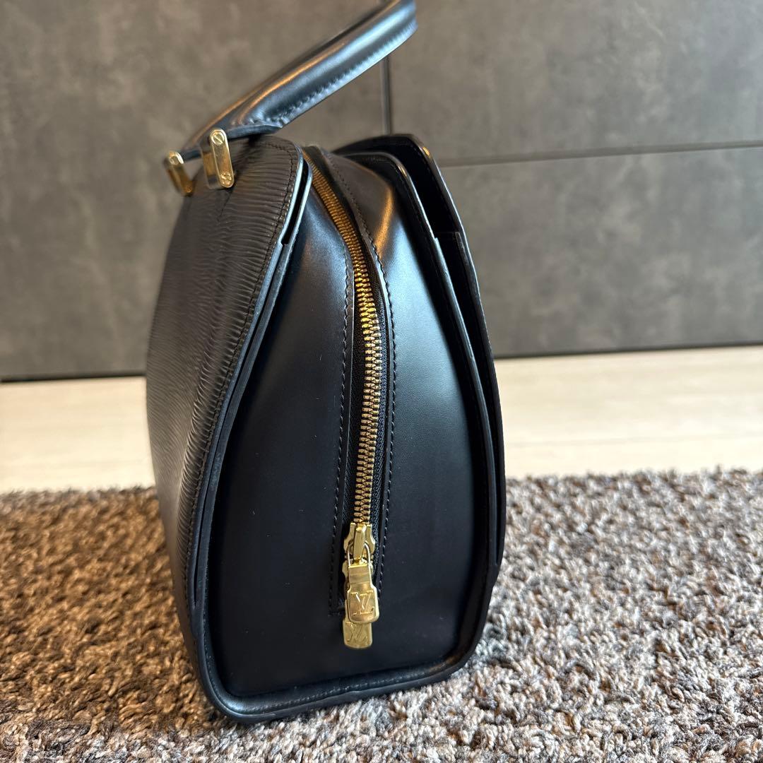 LOUIS VUITTON ルイ・ヴィトン　ポンヌフ　エピ　ノワール