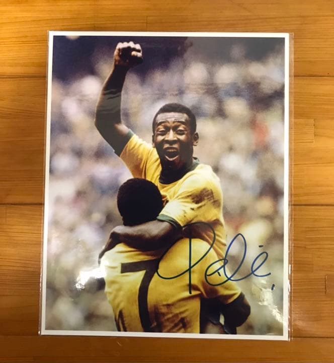 激レア！ペレ 直筆サイン写真 - メルカリ