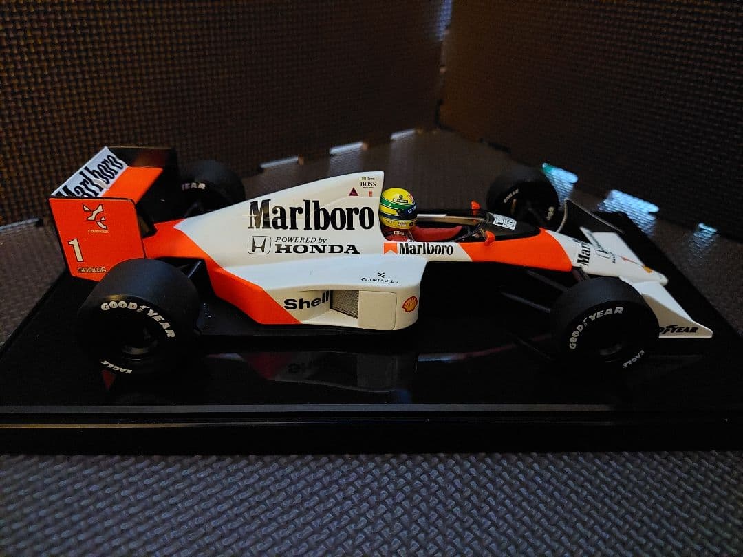 1/18 マクラーレン・ホンダ MP4/5 A.セナ 1989 マルボロ仕様