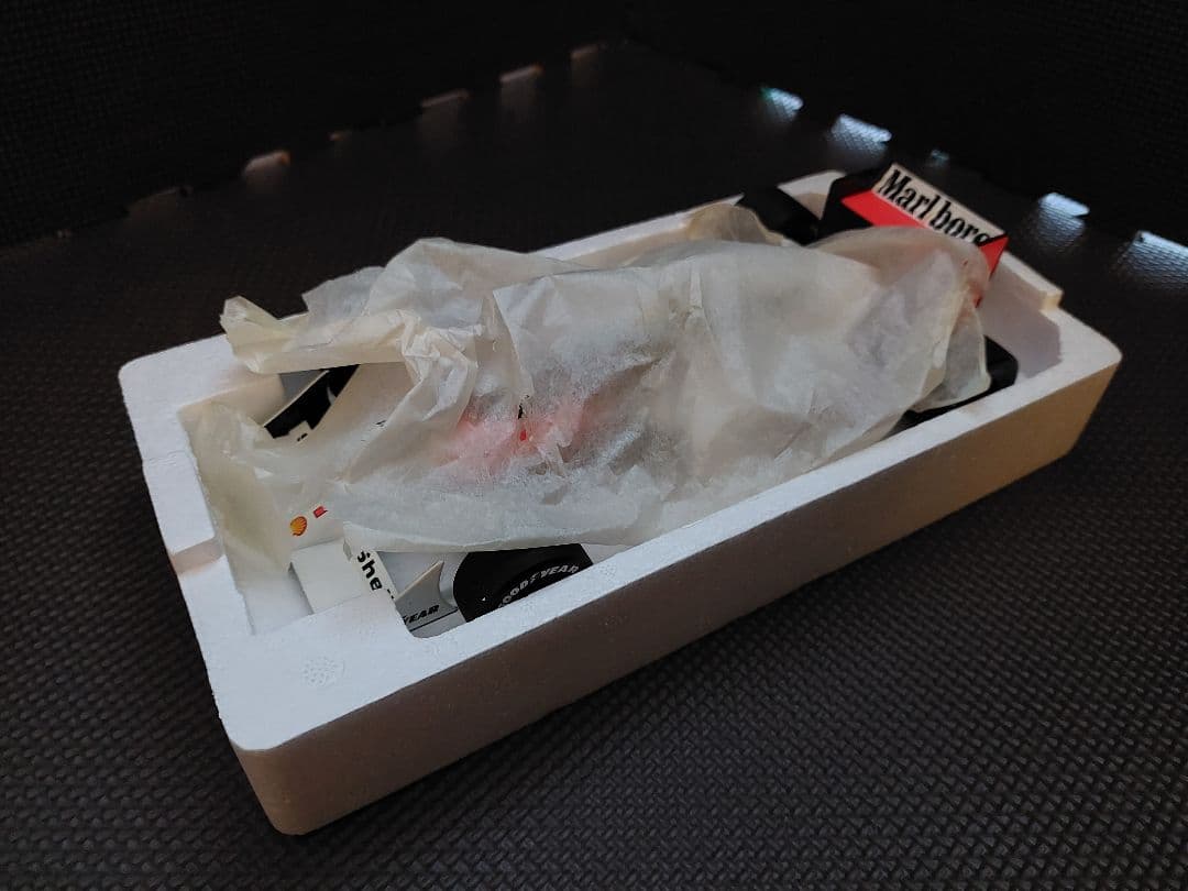 1/18 マクラーレン・ホンダ MP4/5 A.セナ 1989 マルボロ仕様