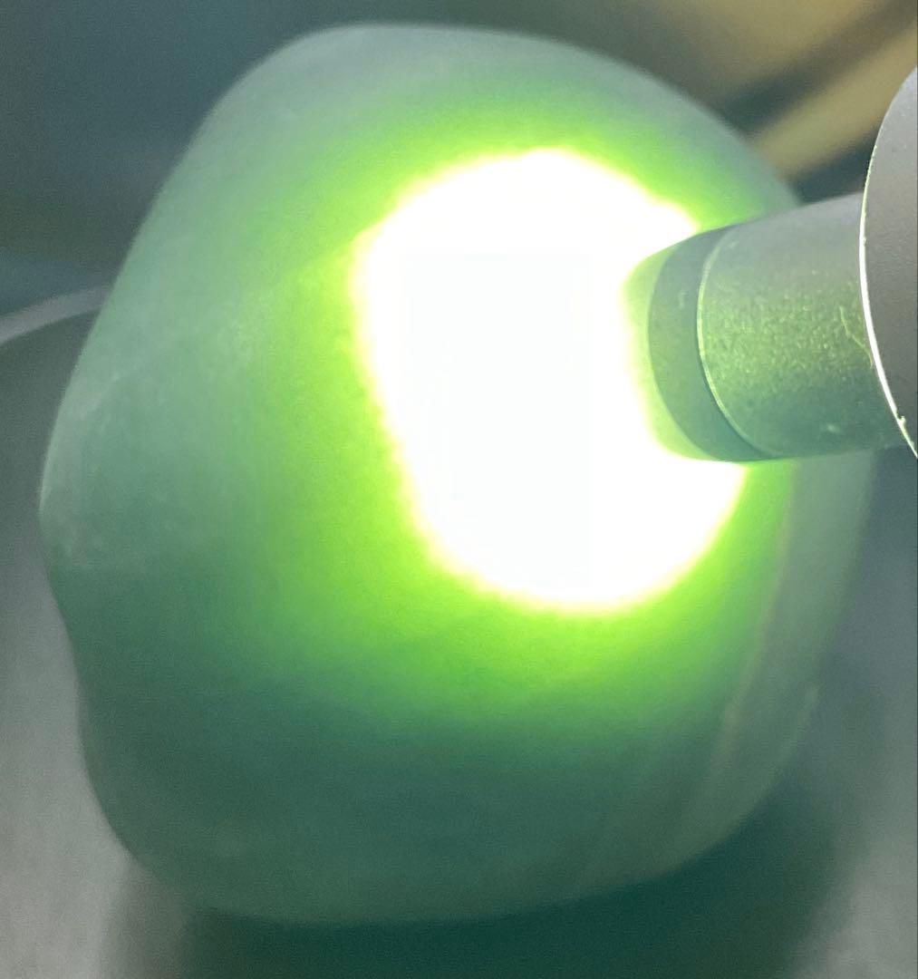 緑色 ガラス質］ 上質糸魚川翡翠海石200g ヒスイ ひすい