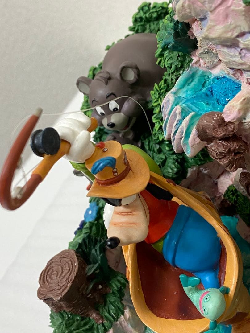 3-2886 廃盤品 ディズニー フィギュア グーフィー森の動物達 釣り 滝置物