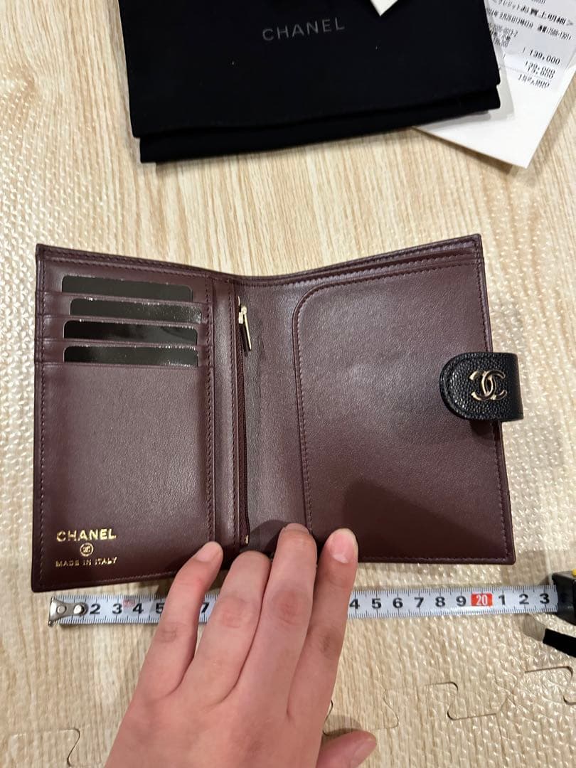 CHANEL 二つ折り財布 ブラック レザー