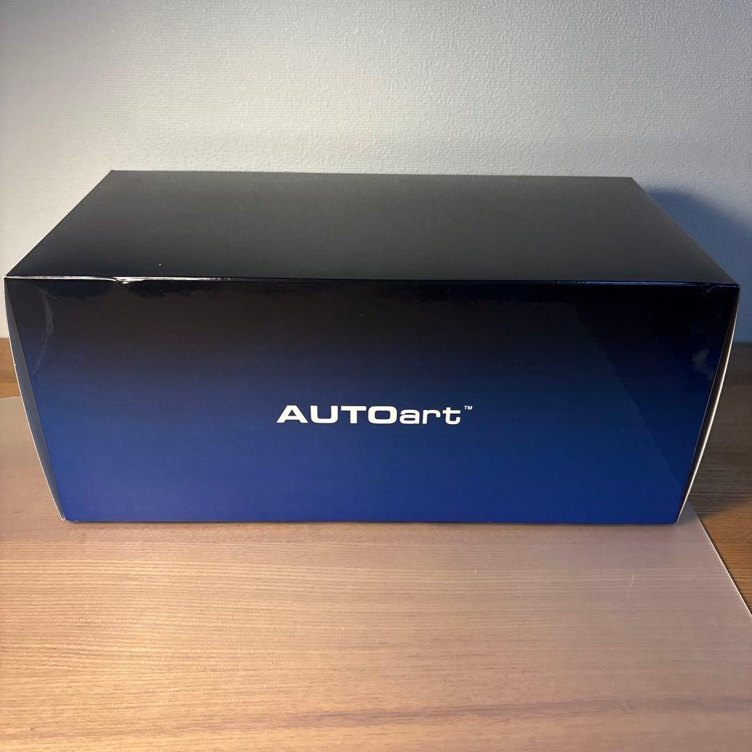 オートアート　ランボルギーニ　ウラカン　EVO 1/18 ミニカー　レッド