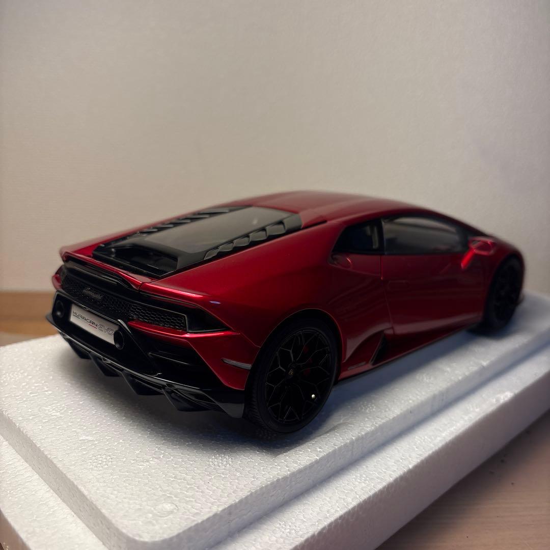 オートアート　ランボルギーニ　ウラカン　EVO 1/18 ミニカー　レッド