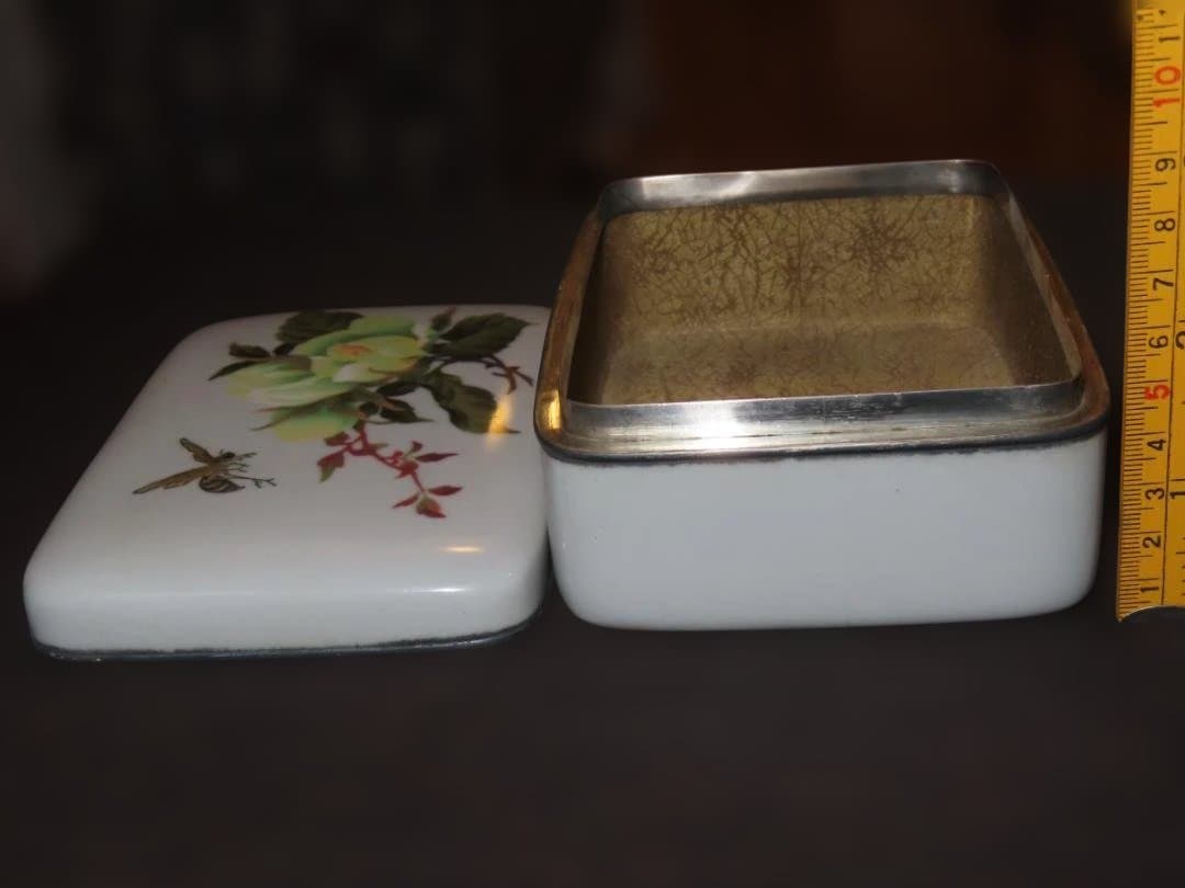 明治金工　尾張七宝 花蜂図 銀覆輪 ボンボニエール 内古裂張 七宝箱