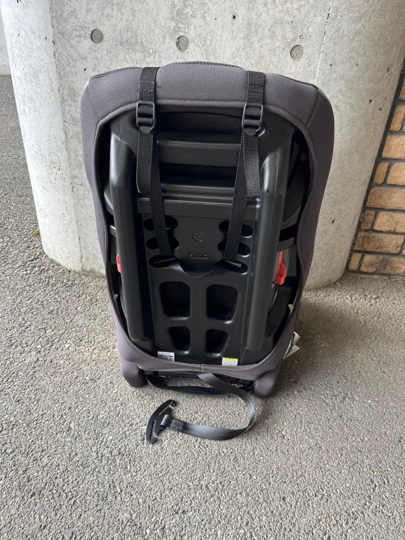 Combi ジョイトリップ エアスルー GLチャイルドシート　ジュニアシート②