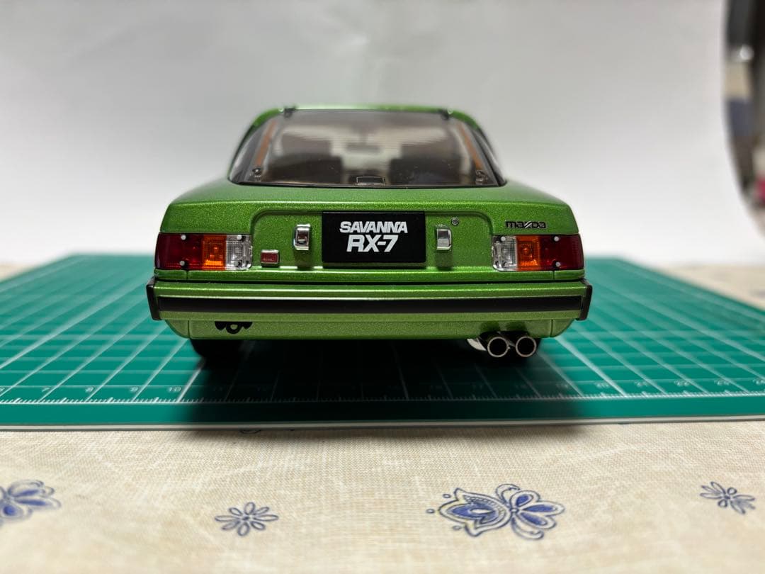 オートアート1/18 マツダ サバンナRX-7(SA22C) - メルカリ