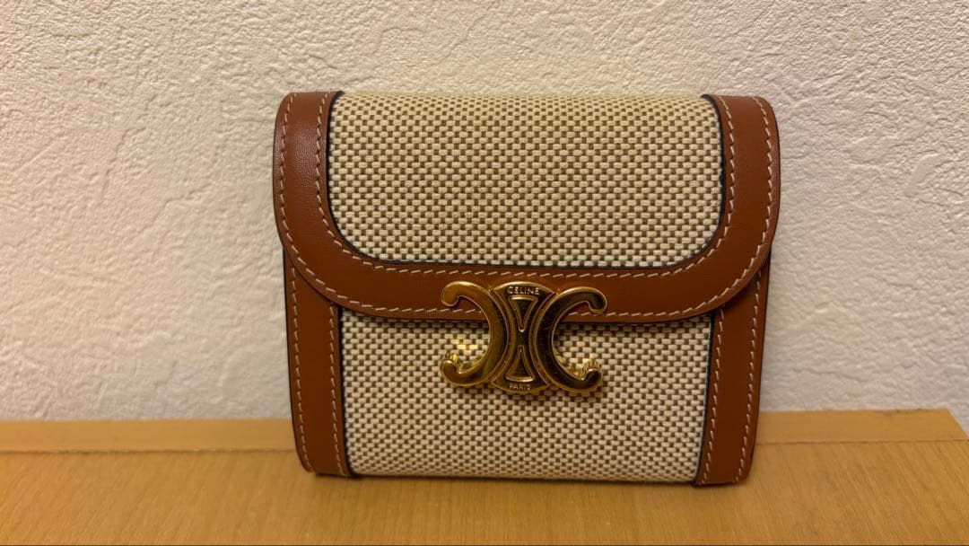 CELINE 三つ折り財布 ベージュ/ブラウン - メルカリ