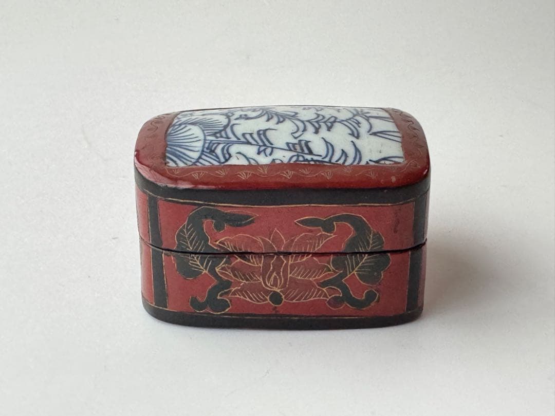 アンティーク 骨董 漆器 香合 青白磁 花柄 蟹デザイン 小物入れ