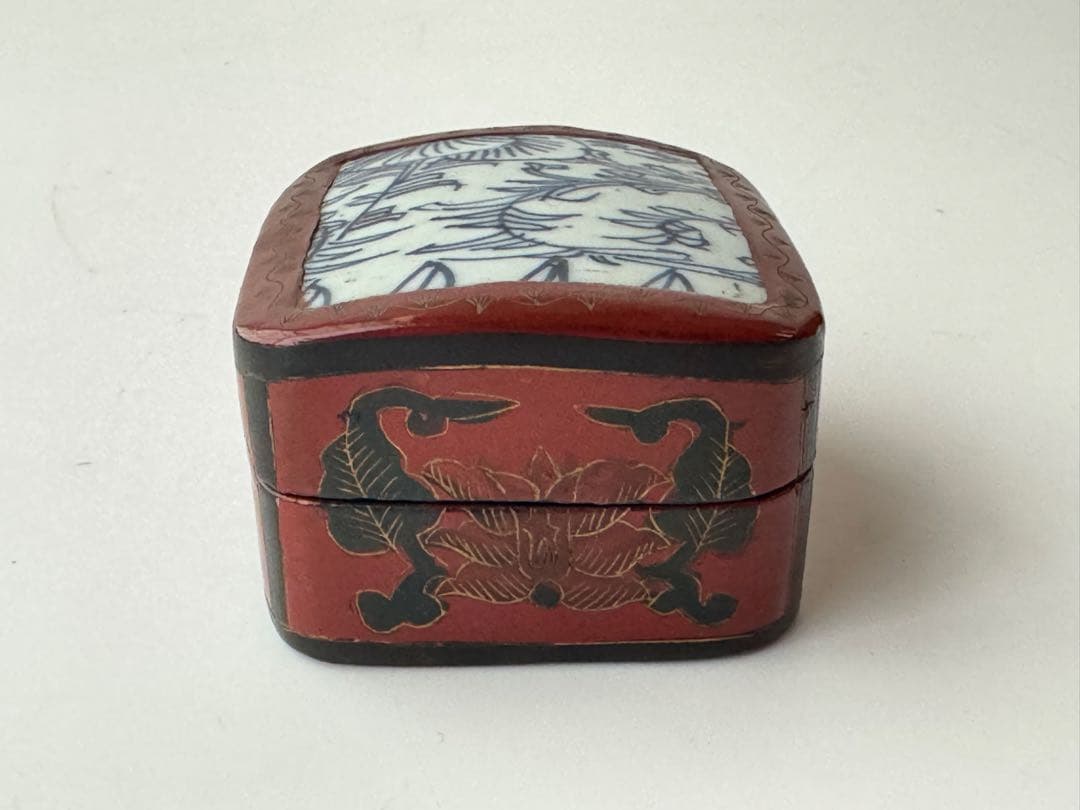 アンティーク 骨董 漆器 香合 青白磁 花柄 蟹デザイン 小物入れ