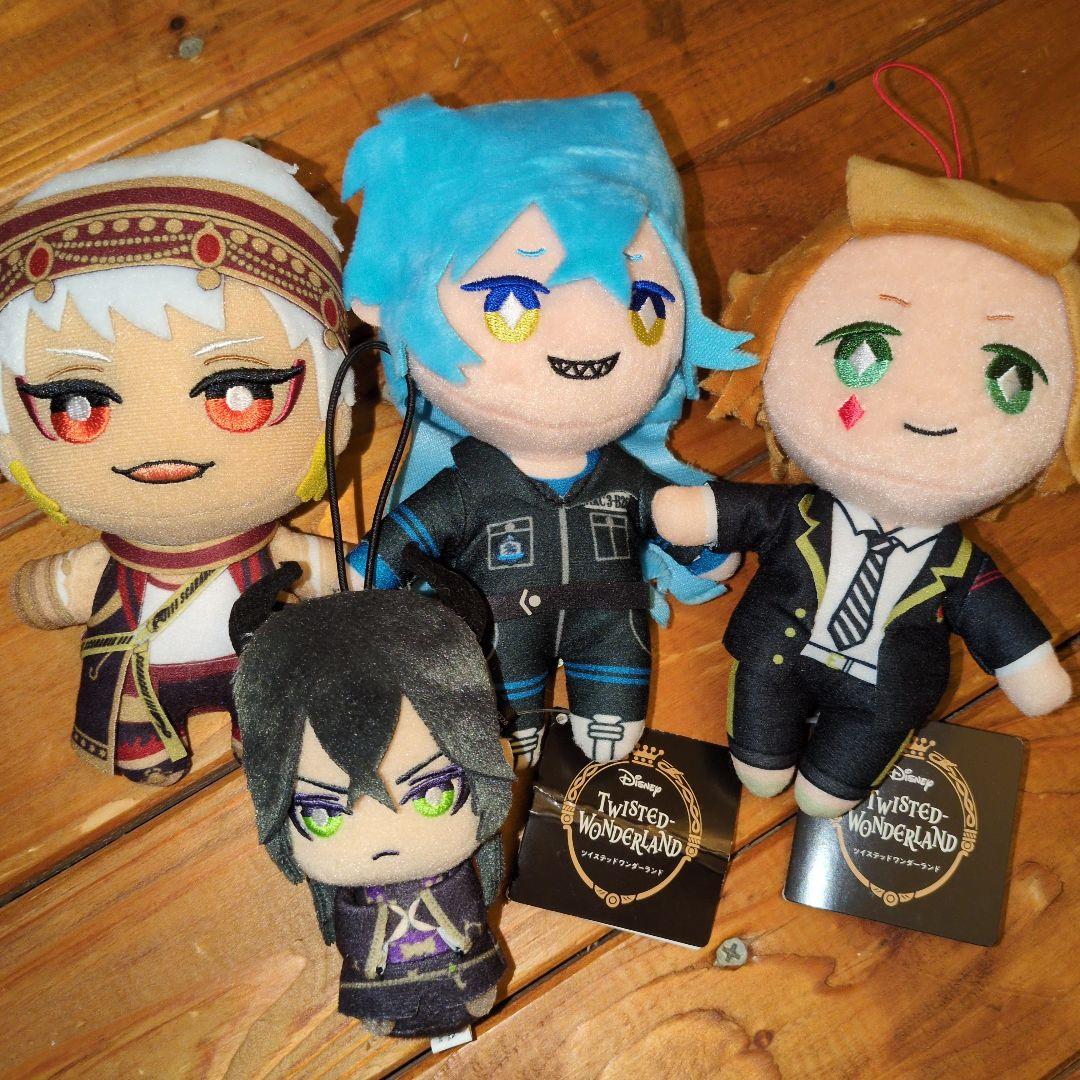 ツイステ グッズまとめ売り 缶バッジ ぬいぐるみ