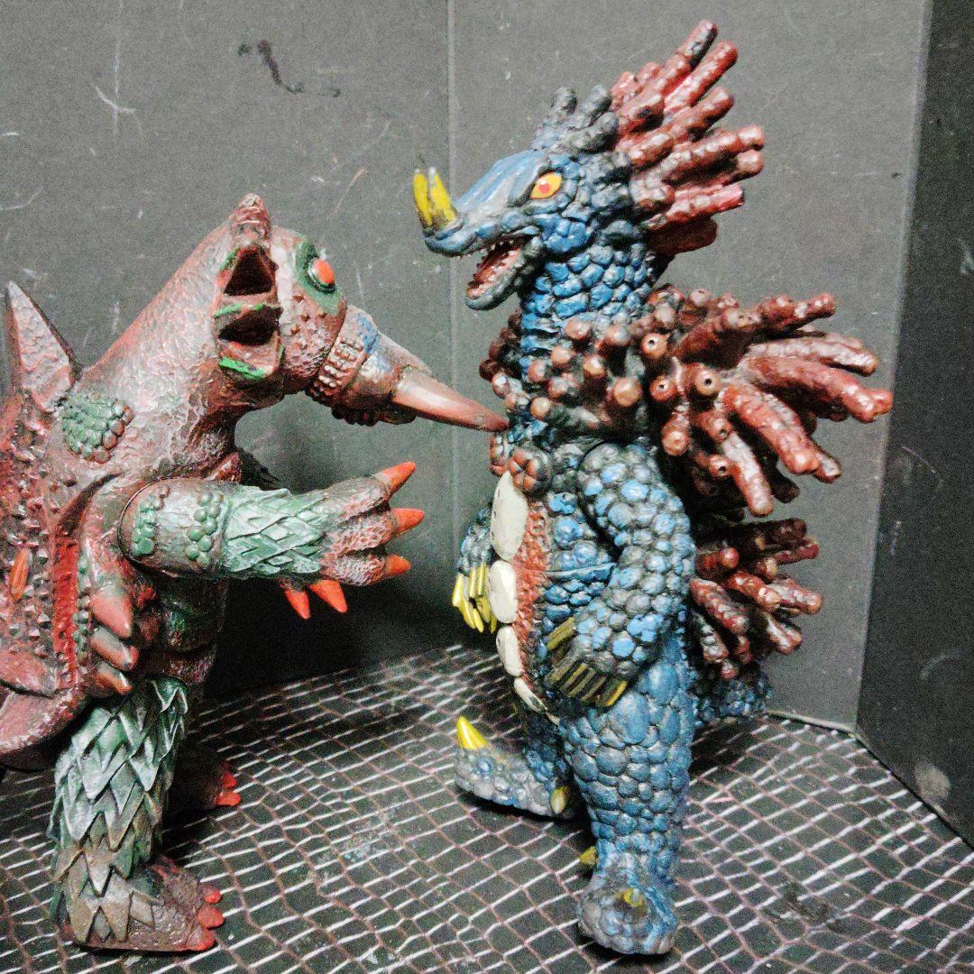 上野淳子ウルトラ怪獣旧型ソフビ確認画像