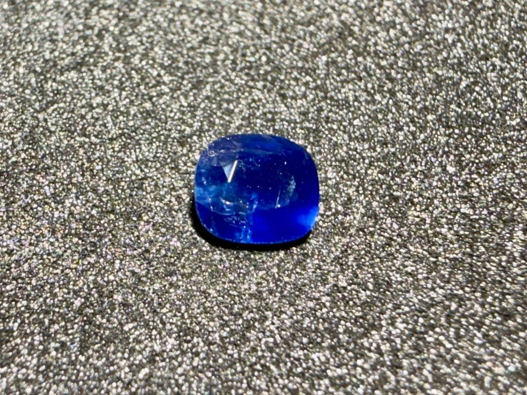 【ビルマ(ミャンマー)産】非加熱ロイヤルブルーサファイア　GIA鑑 1.46ct