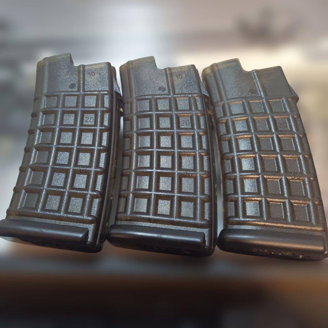 東京マルイ ステアーAUG HC 電動ガン　タンカラー マガジン計4本