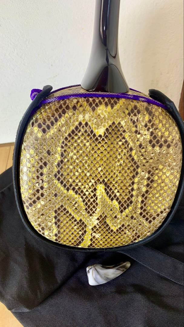 三線 沖縄 両面蛇皮 表側強化二重張り カラクイ1本弦2本