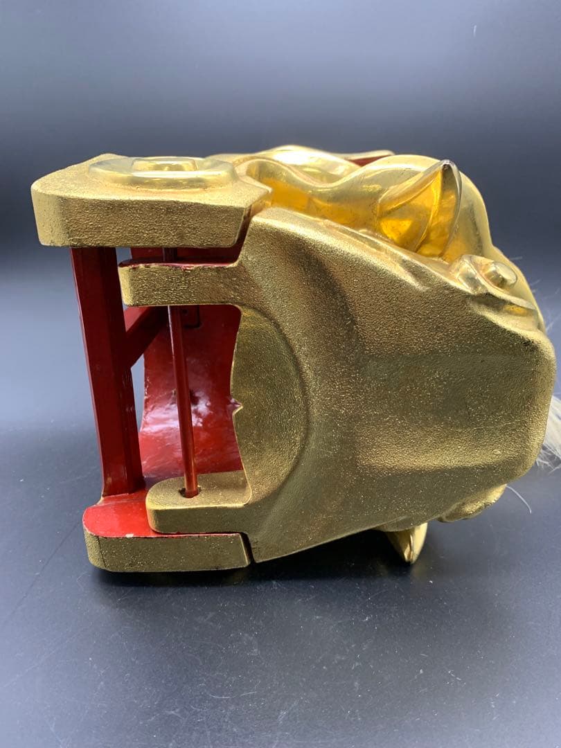 金色 獅子頭 彫刻 木箱付き 金色 獅子頭 彫刻 木箱付き