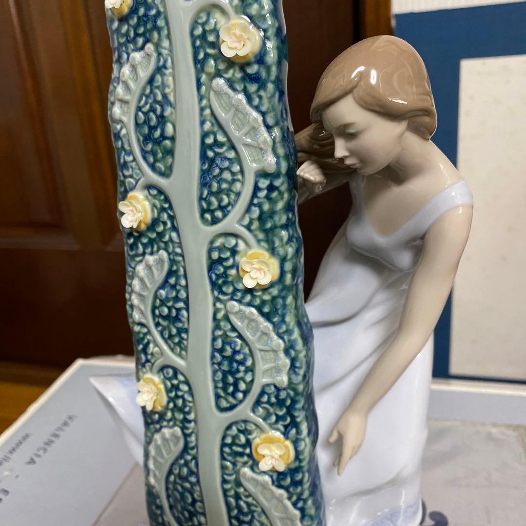 リヤドロ　光の詩8140 リミテッドエディション証明書つき。台座付き