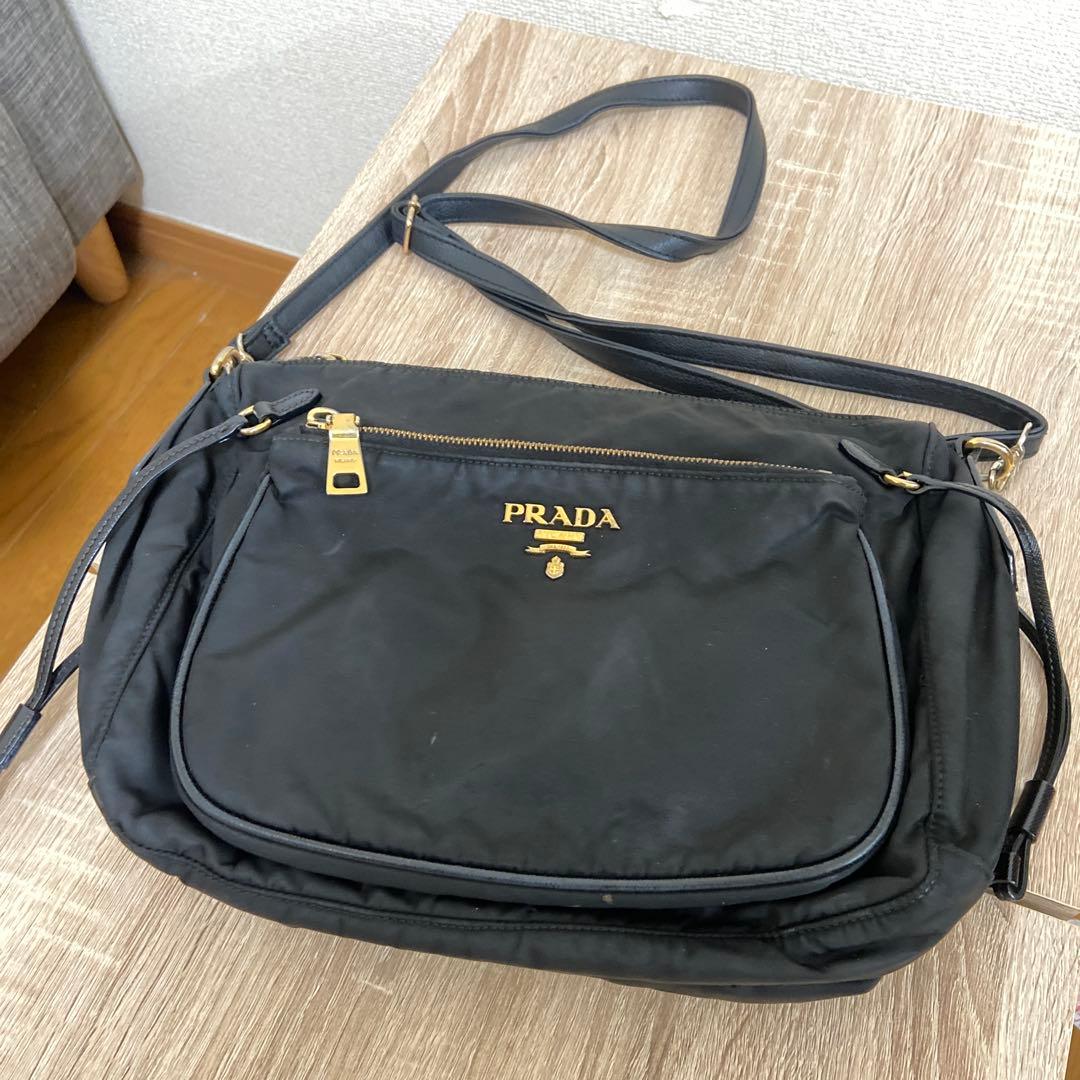 PRADA ブラックショルダーバッグ