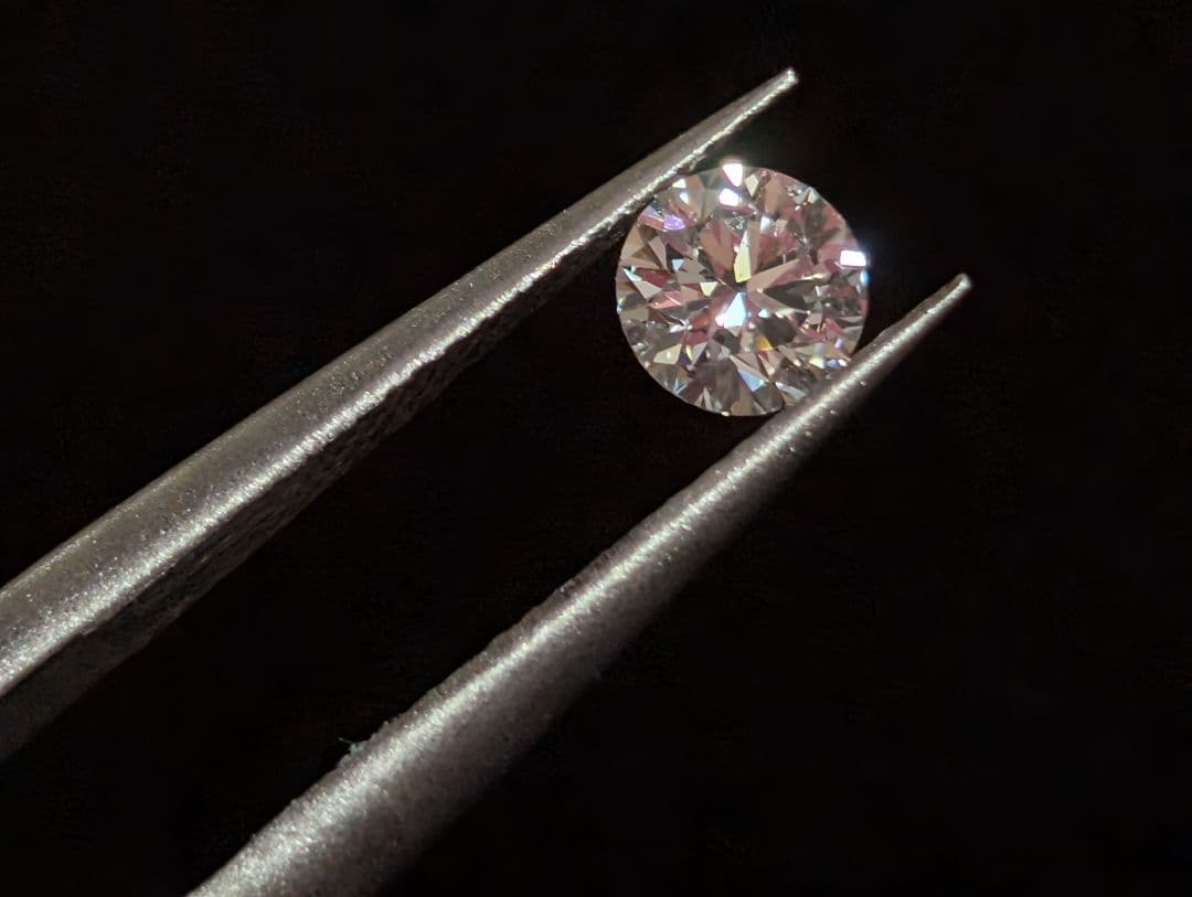 0.31ct 4.3mmラウンド ラボグロウンダイヤモンド D VS2 IGI