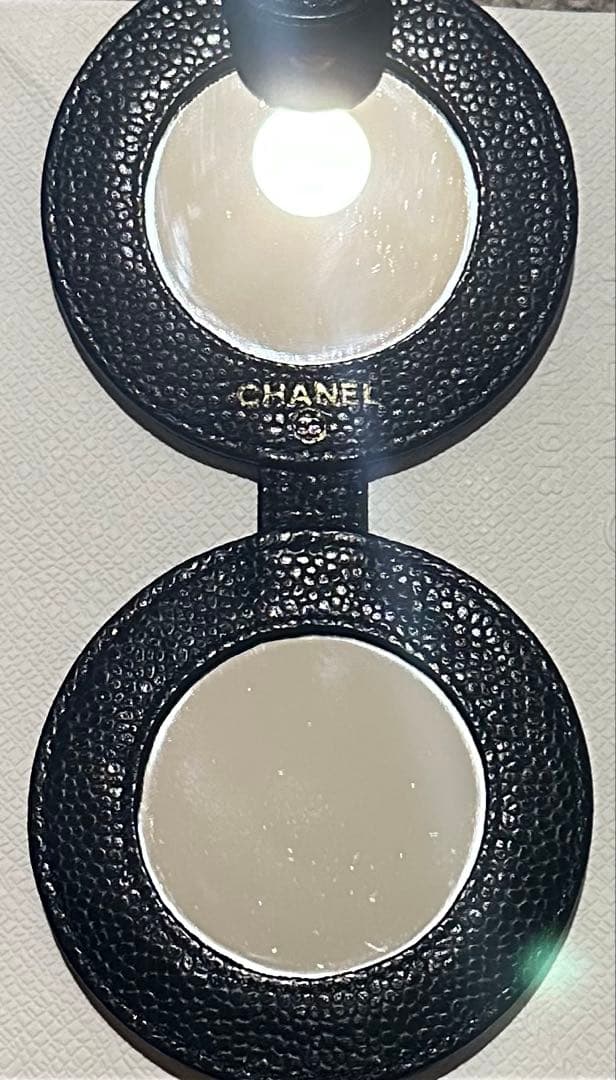 CHANEL キャビアスキン　コンパクトミラー正規品