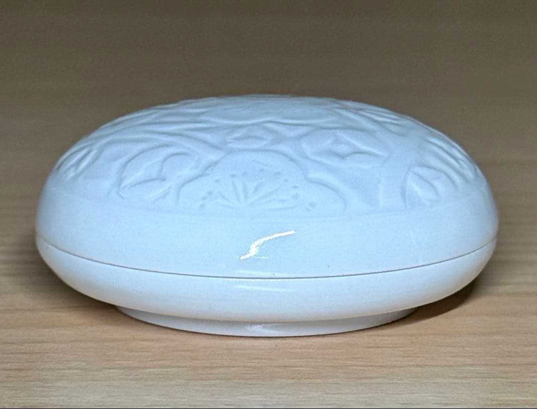 小野珀子 白磁彫 金襴手 香合 香道具 佐賀県重要無形文化財 陶芸 共箱 栞