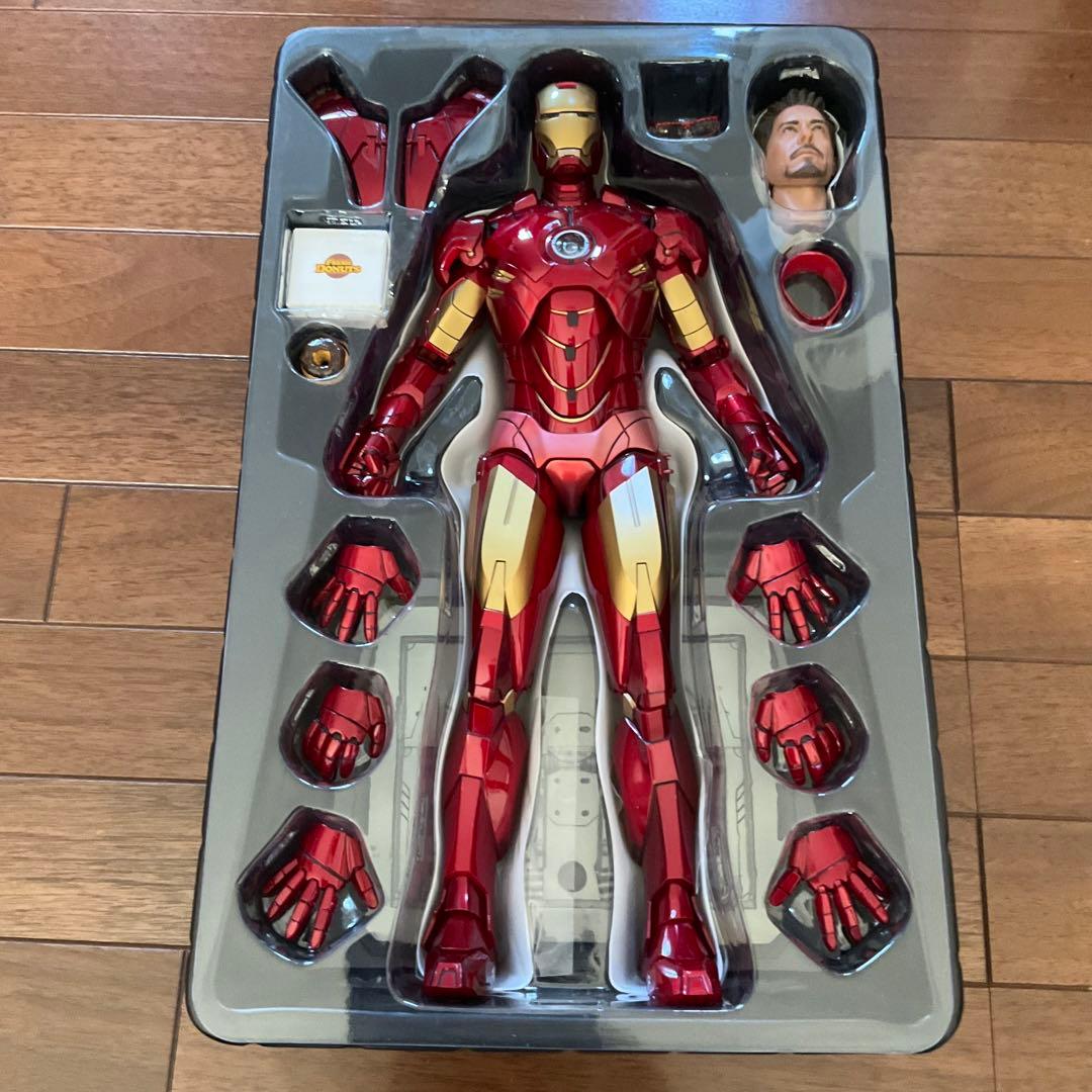 ホットトイズ アイアンマン マーク4（プリズム•アーマー）フラクタル