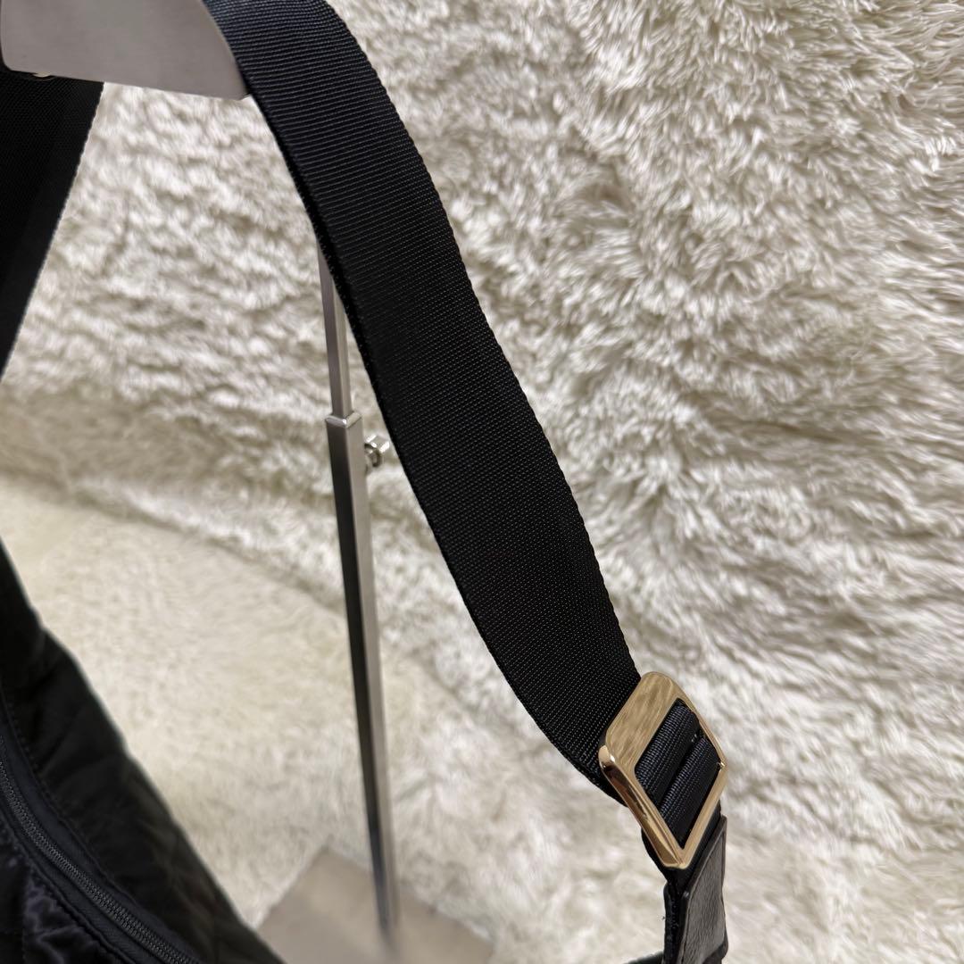 新品タグ付き✨ラシット　キルティングラウンドビッグショルダーバッグ　黒　肩掛け