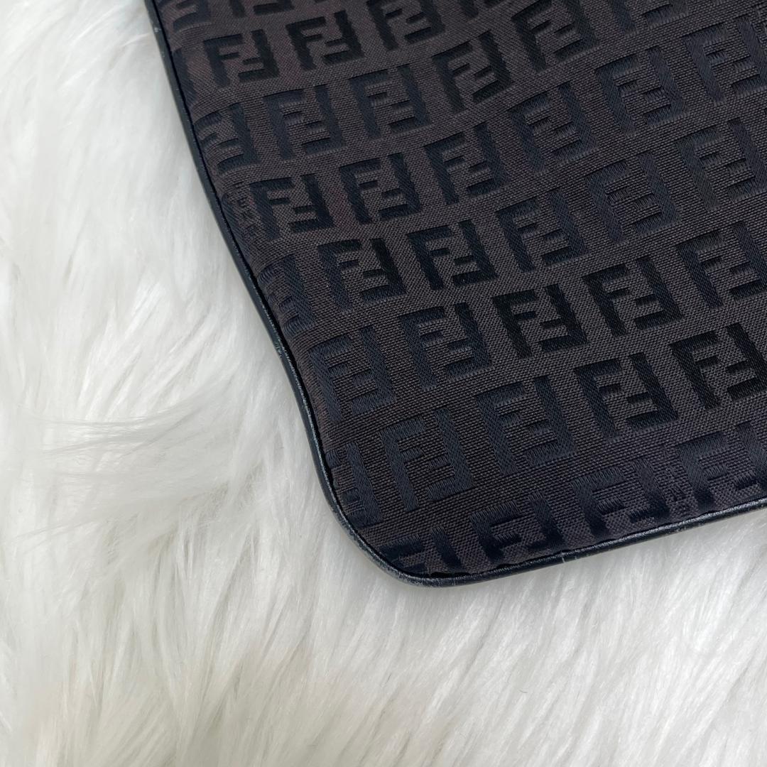 フェンディ　FENDI ズッカ ショルダーバッグ　キャンバス