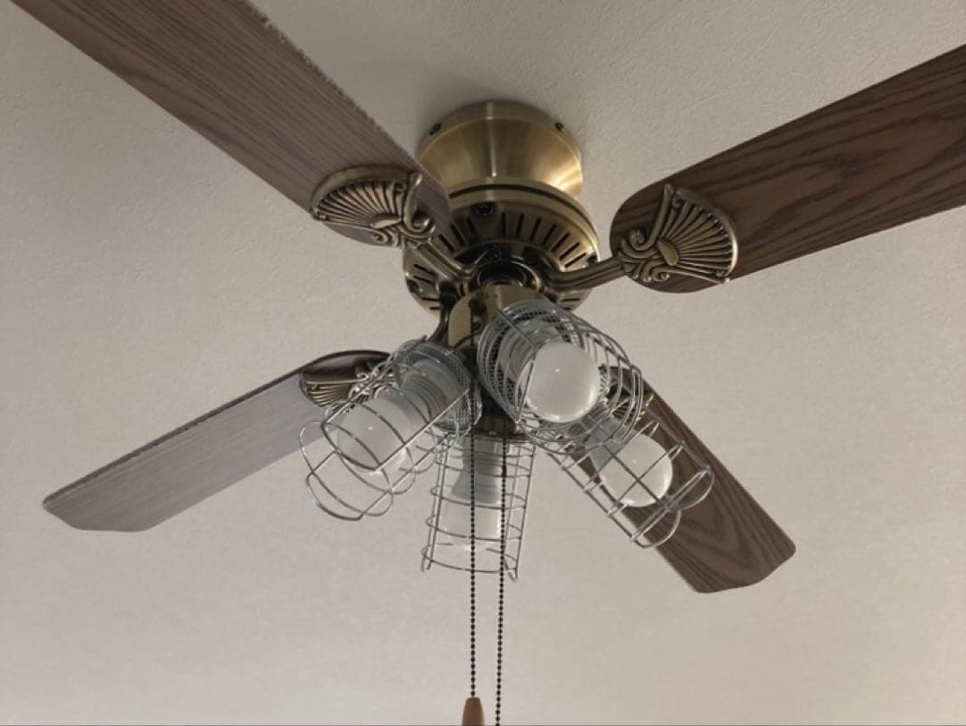 ブロンズ シーリングファンライト 4灯 期間限定出品　部品あり即取り付け可能 ブロンズ シーリングファンライト 4灯 期間限定出品 部品あり即