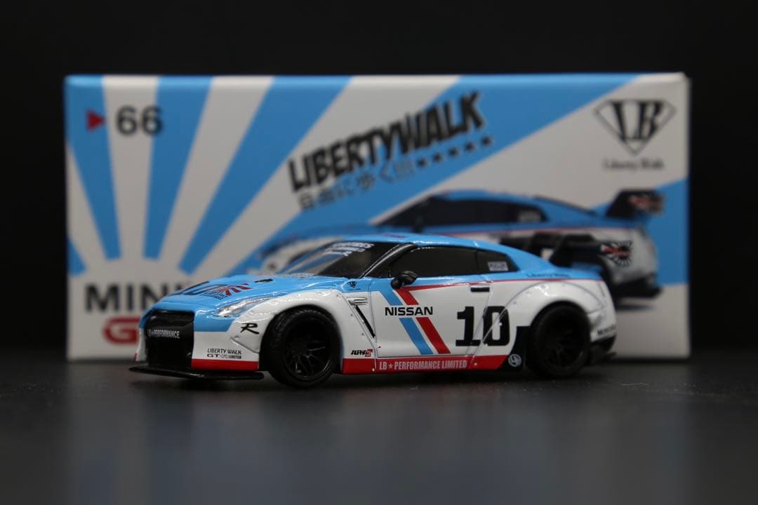 minigt / 1/64 LB-R35 “Cosmics Malaysia”