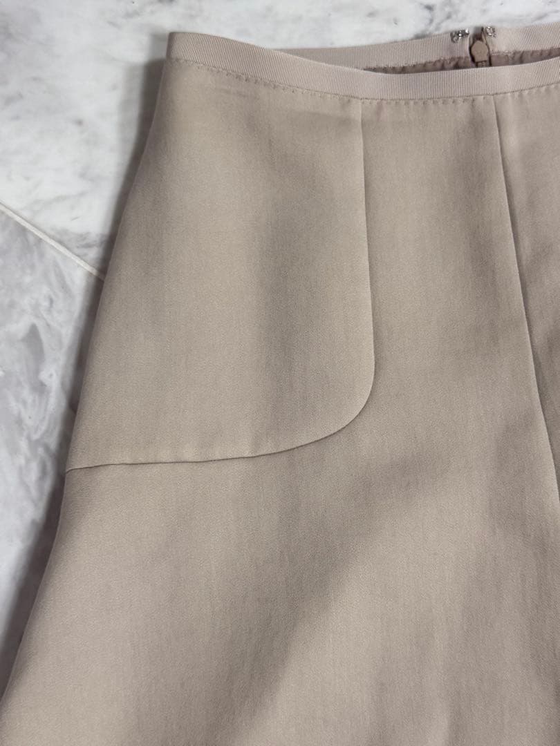 近年モデル★極美品★ANAYI フレアスカート ベージュ　38