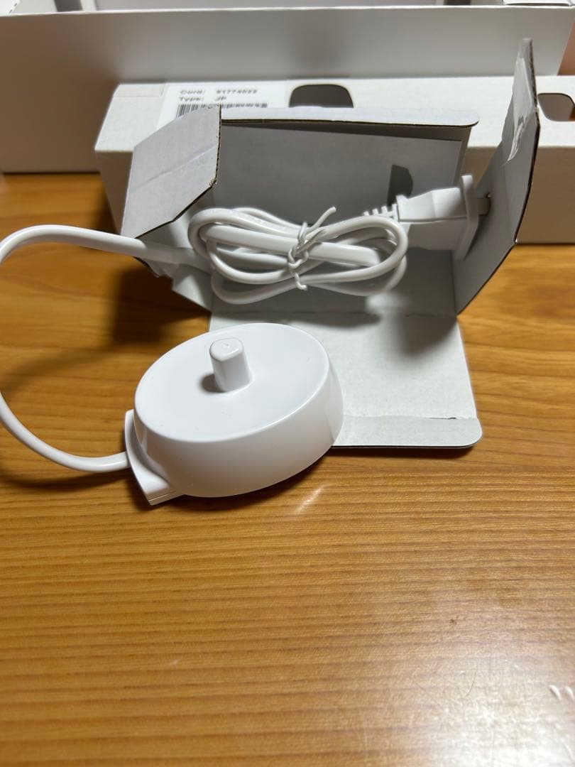 Oral-B iOシリーズ 4s 電動歯ブラシ本体　新品替ブラシ4本付き