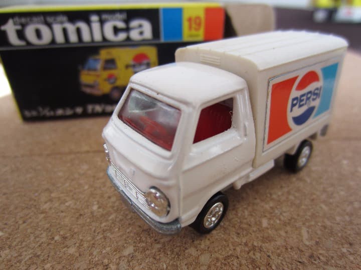 黒箱トミカ／【白PEPSI】本田技研／TN360 パネルバン