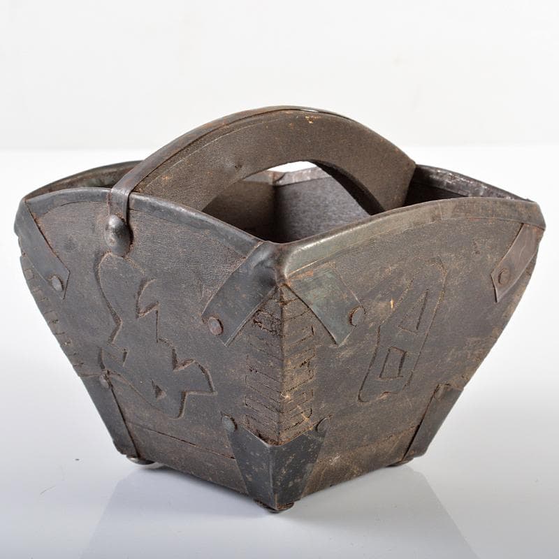 李朝　古民具　唐木製　漢詩刻　鉄金具　持ち手付　小物入　M　R6232 楽天市場】李朝家具 無垢材 古鉄金具 半閉櫃 バンダジ 半閉じ箱 時代物