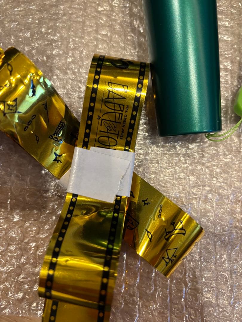 BABELTOHミセスMrs.GreenAppleペンライト2本　おまけ金テープ